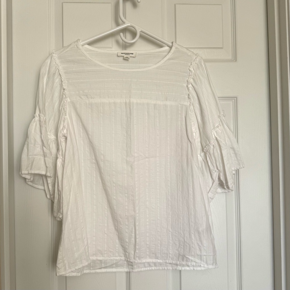 BeachLunchLounge White Short Ruffle Sleeve Crewneck Blouse – Size S